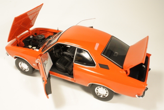 Opel Manta A 1971, punainen
