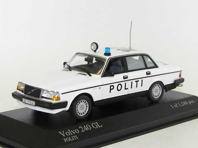 Volvo 240GL 1986 "Politi", valkoinen - Sulje napsauttamalla kuva