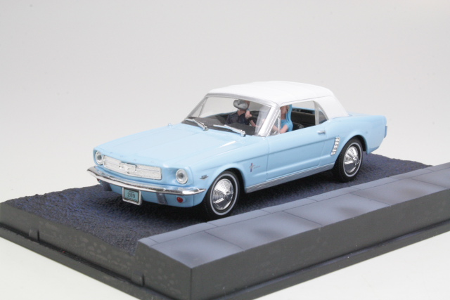 Ford Mustang Convertible, light blue - Click Image to Close