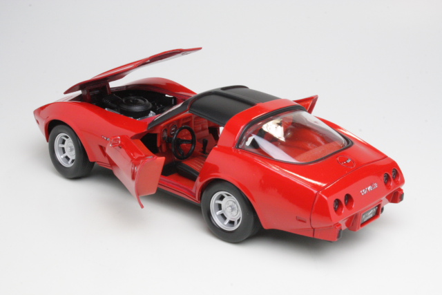 Chevrolet Corvette C3 1979, punainen