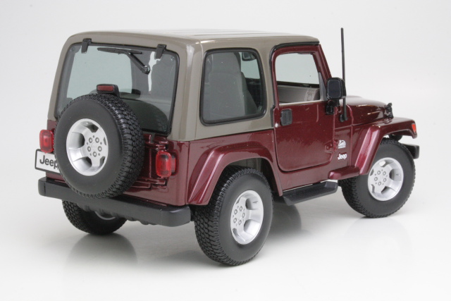 Jeep Wrangler Sahara, dark red
