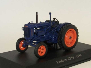 Fordson E27N 1948, tummansininen 1:43