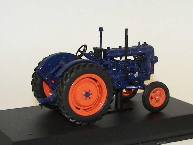 Fordson E27N 1948, tummansininen 1:43