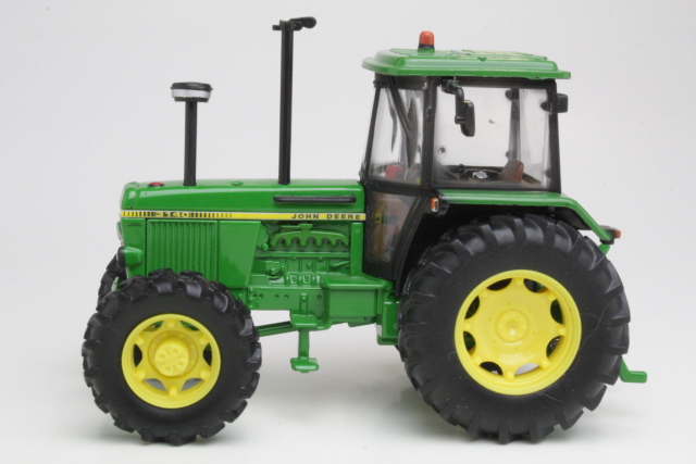 John Deere 3140 1981, vihreä - Sulje napsauttamalla kuva