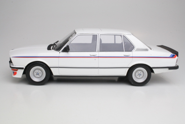BMW M535i (E12), valkoinen