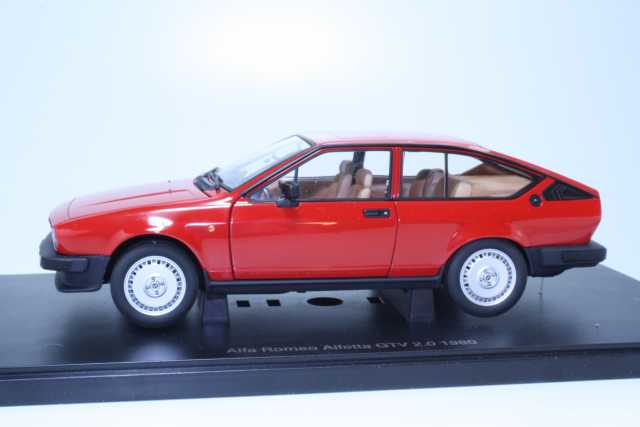 Alfa Romeo Alfetta GTV 2000 1980, punainen