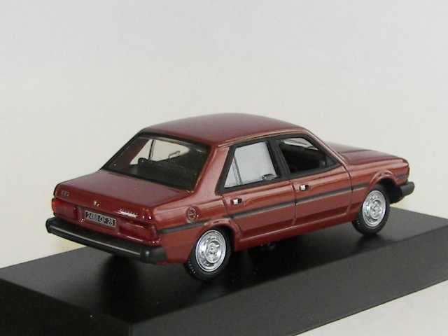 Peugeot 305 SR 1977, punainen