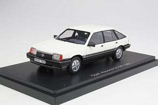 Opel Ascona C SR Hatchback 1984, valkoinen - Sulje napsauttamalla kuva