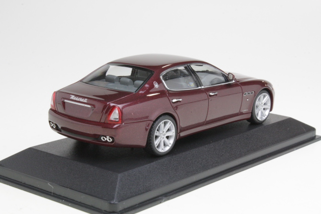 Maserati Quattroporte 2009, punainen