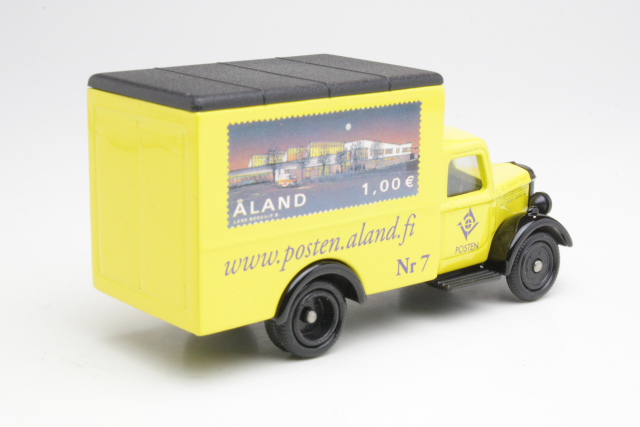 Bedford 30CWT Box Van "Ålands Posten"