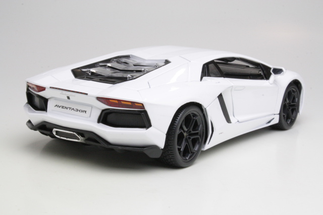 Lamborghini Aventador LP700-4 2011, valkoinen - Sulje napsauttamalla kuva