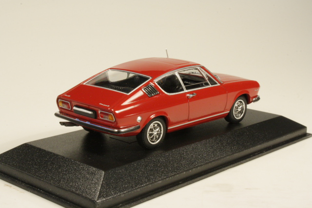 Audi 100 Coupe S 1969, punainen - Sulje napsauttamalla kuva