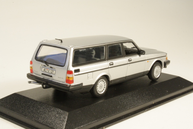 Volvo 240GL Break 1986, silver