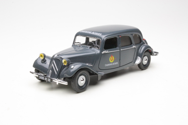 Citroen Traction 11 "Charbons Jacques", harmaa