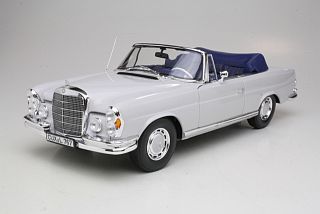 Mercedes 280SE (w111) Cabriolet 1968, light grey