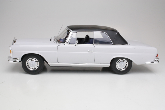 Mercedes 280SE (w111) Cabriolet 1968, light grey