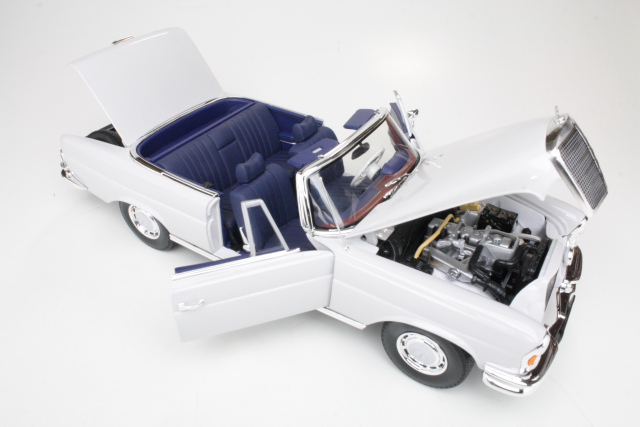Mercedes 280SE (w111) Cabriolet 1968, light grey