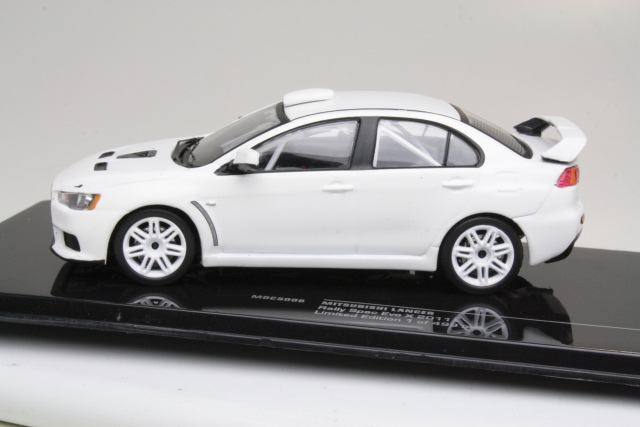 Mitsubishi Lancer Evo X 2011 Rally Spec, white