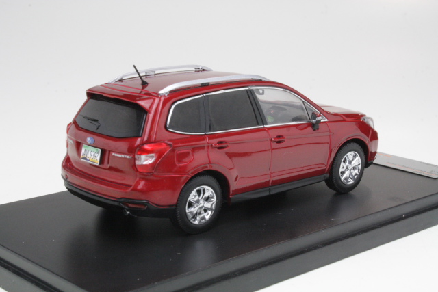 Subaru Forester XT 2013, punainen