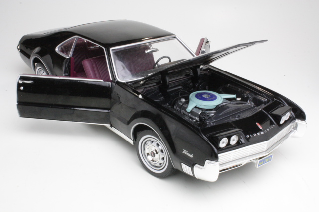 Oldsmobile Toronado 1966, black