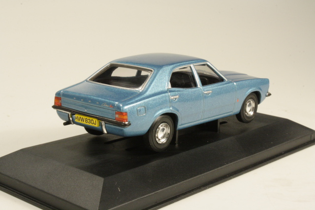 Ford Cortina Mk3, blue