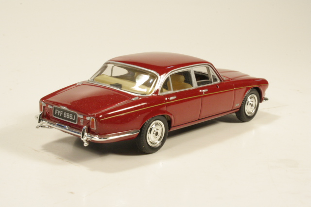 Jaguar XJ6 series I, dark red
