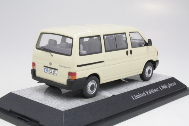 VW T4 Bus, cream