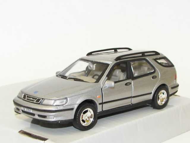 Saab 9-5 Kombi 1999, hopea