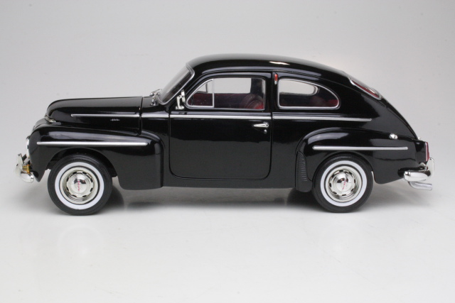 Volvo PV544 1958, musta