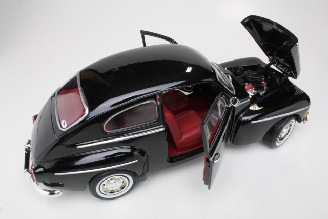 Volvo PV544 1958, musta
