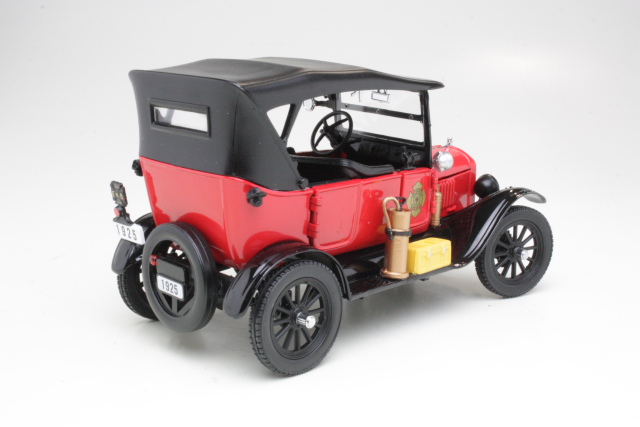 Ford Model T Touring 1925 "Fire Chief", punainen/musta - Sulje napsauttamalla kuva