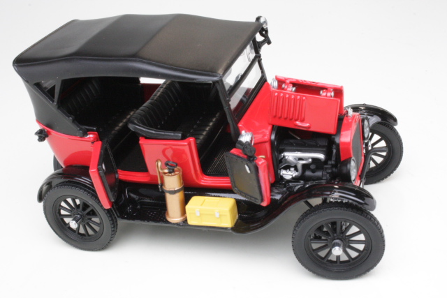 Ford Model T Touring 1925 "Fire Chief", punainen/musta