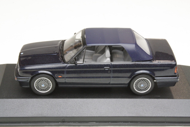 BMW 325i (e30) Convertible (RHD), tummansininen