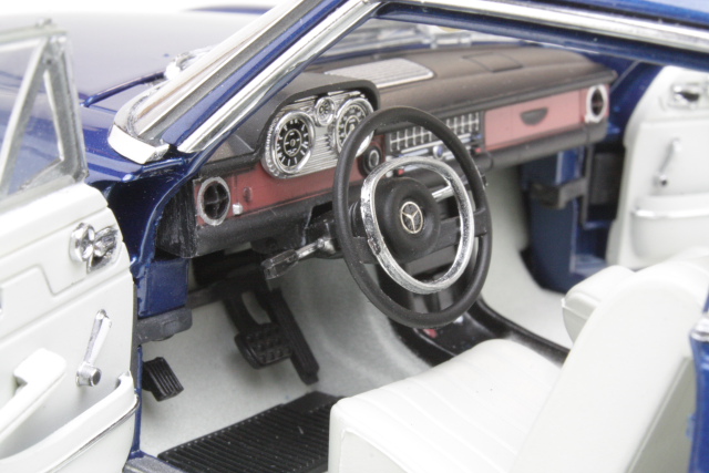 Mercedes 280C Strich 8 (w114) 1973, blue