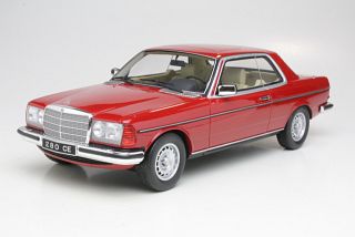 Mercedes 280CE (C123), punainen - Sulje napsauttamalla kuva