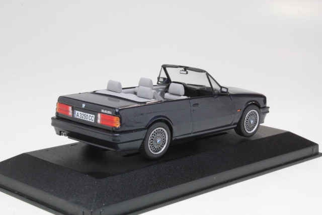 BMW 325i (e30) Motorsport Cabrio, tummansininen