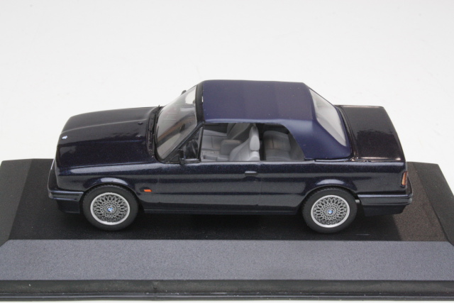 BMW 325i (e30) Motorsport Cabrio, tummansininen