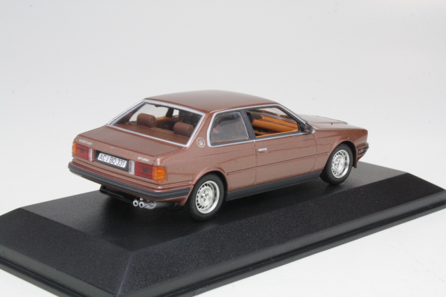 Maserati Biturbo 1982, kupari - Sulje napsauttamalla kuva