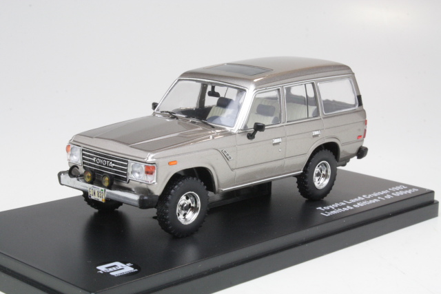 Toyota Land Cruiser 1982, champagne