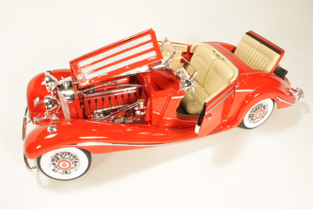 Mercedes 500K 1936, punainen