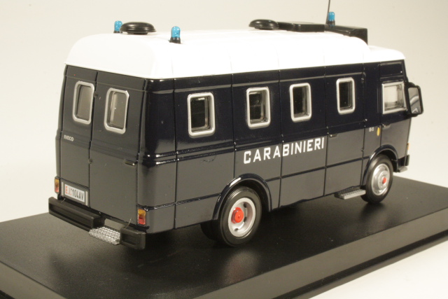 Iveco A55 F13 1981, tummansininen "Carabinieri" - Sulje napsauttamalla kuva