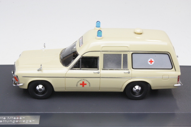 Opel Admiral B SWB Miesen Ambulance, kerma